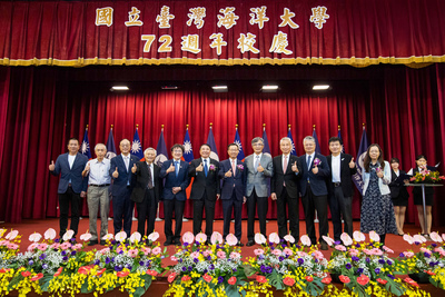 72校慶-致詞貴賓合影圖片